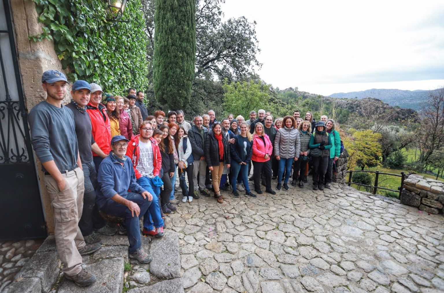 La presidenta Cladera visita a la tafona de Pedruixella Gran a Pollença