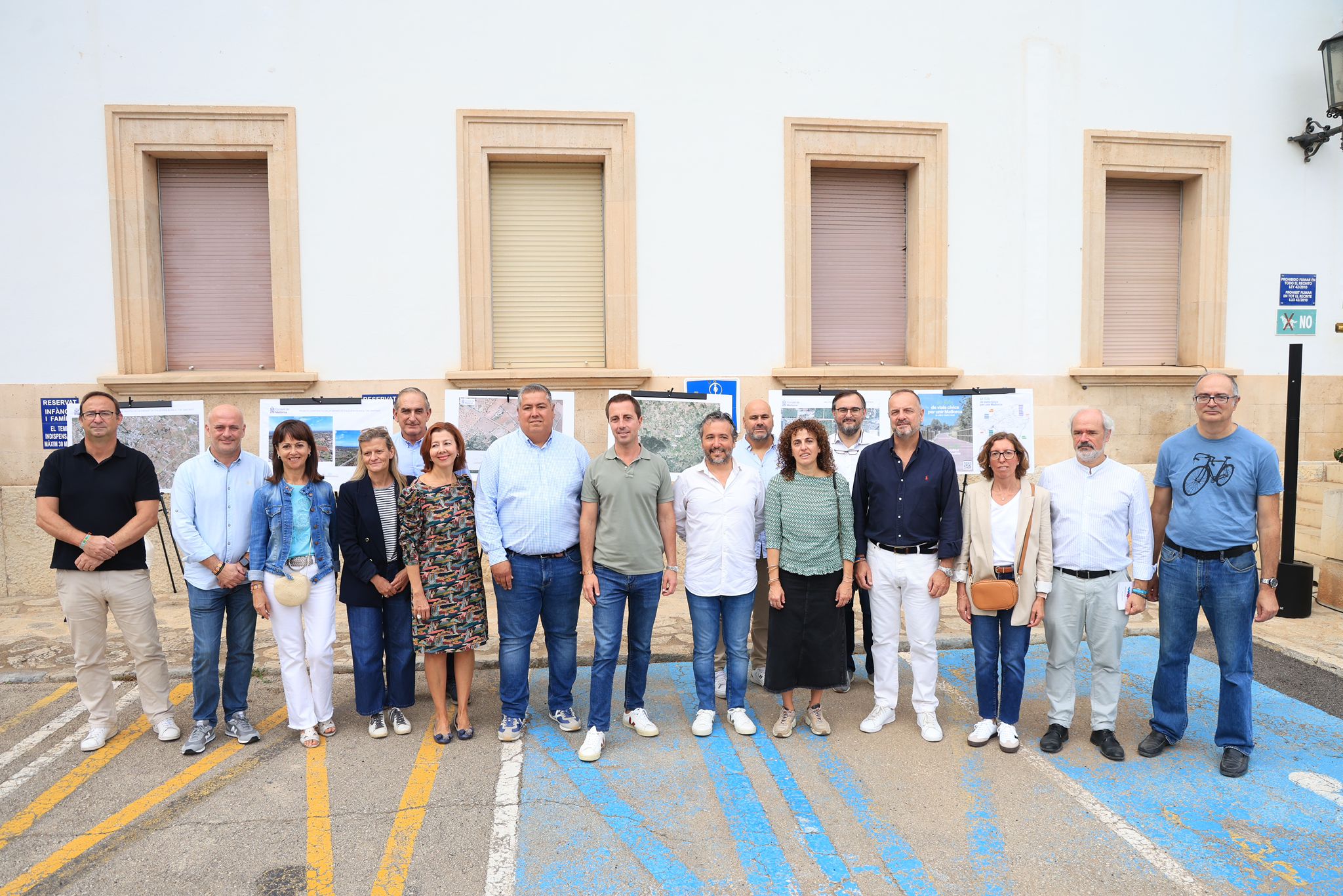 Les autoritats de diferents administracions vistaren la Jornada.