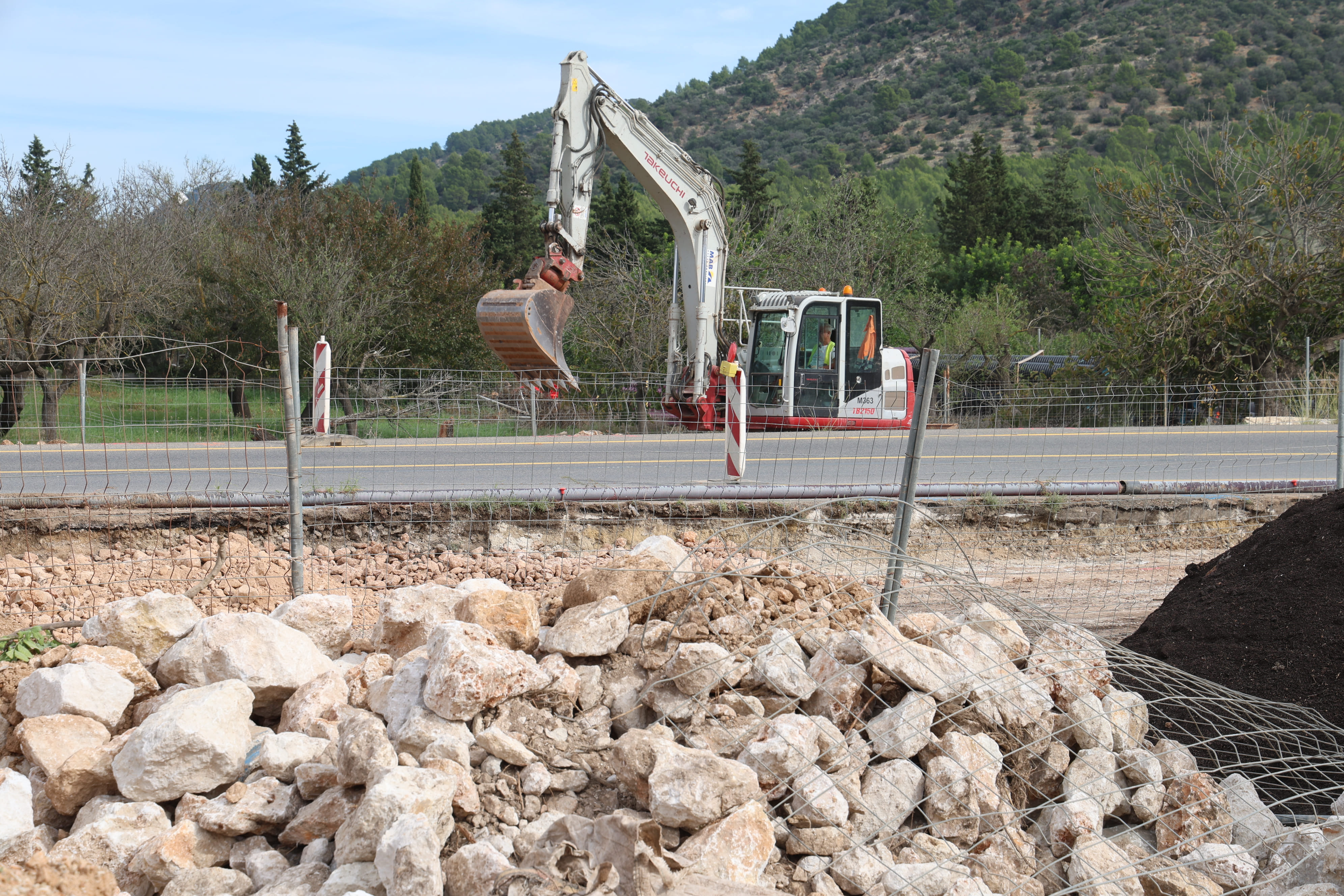 Les obres de la futura rotonda a la carretera d'Alaró.