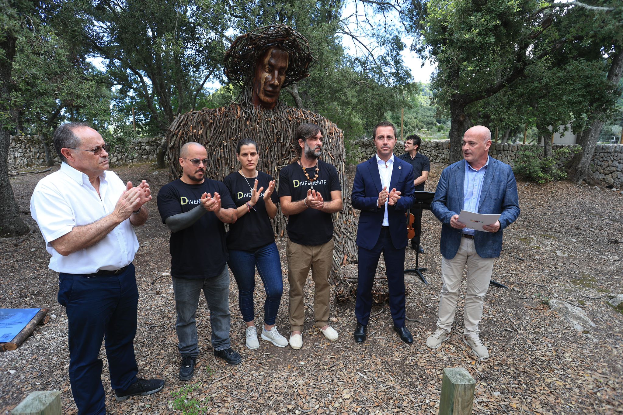 Inauguració de l'escultura <em>Pau</em> al refugi de So n'Amer.