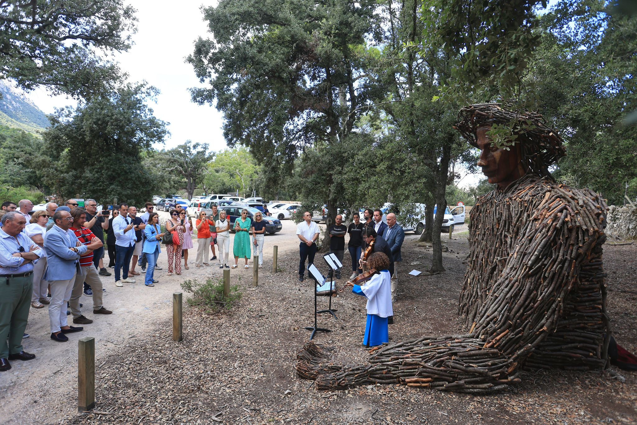 Inauguració de l'escultura <em>Pau</em> al refugi de So n'Amer.