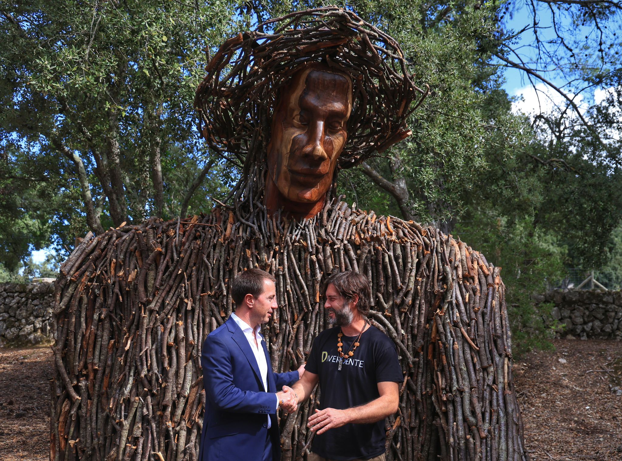 Inauguració de l'escultura <em>Pau</em> al refugi de So n'Amer.