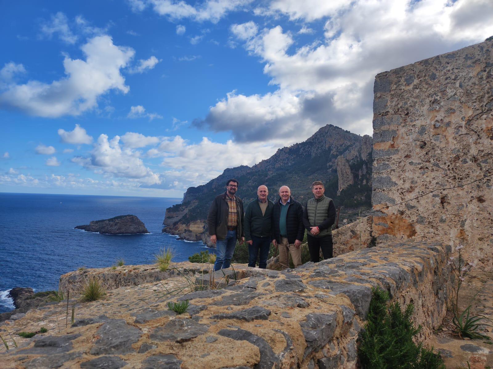 El director insular, Antoni Solivellas, visita Sóller 