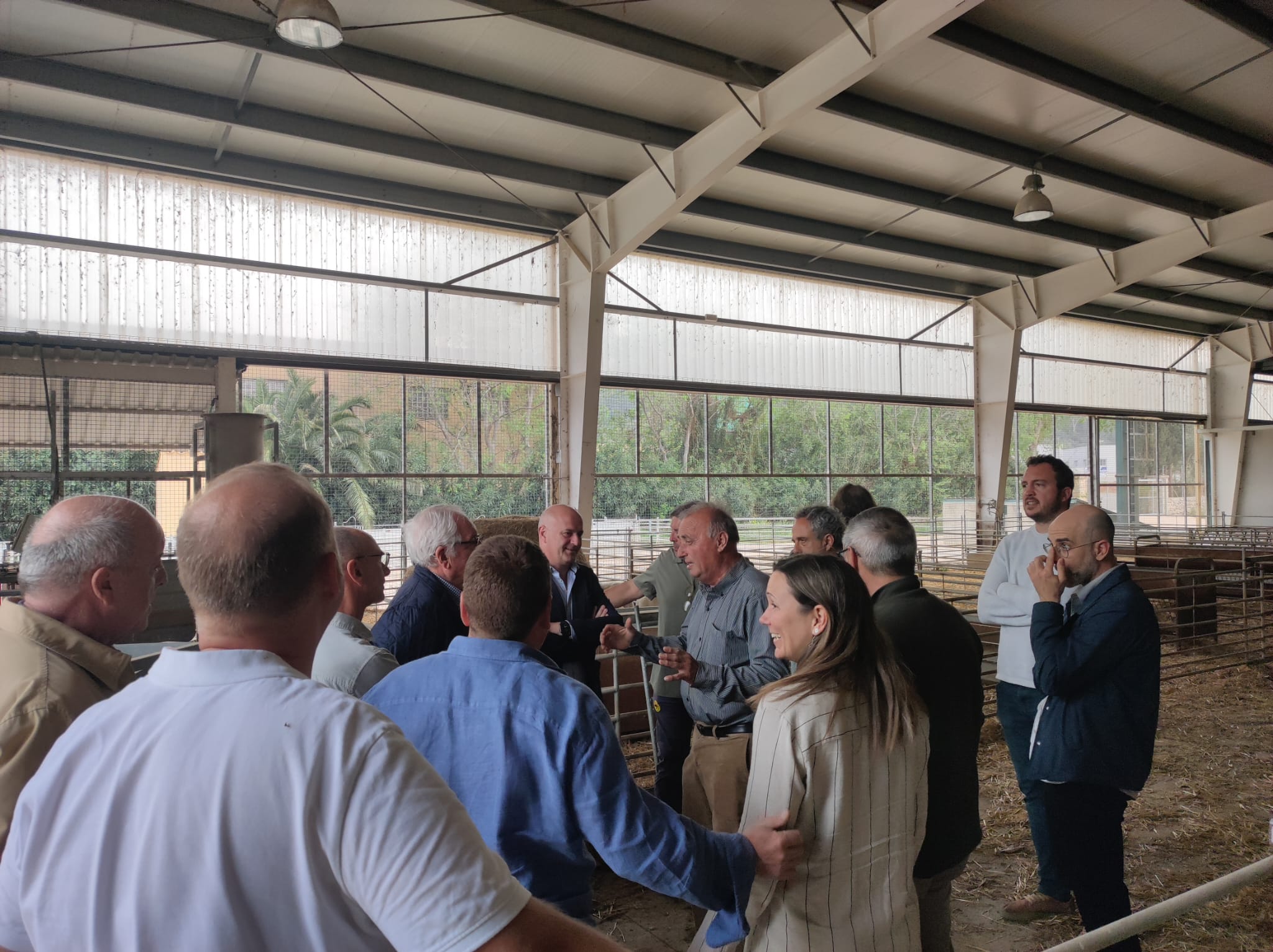 Visita al centre de tipificació de la Cooperativa de Pollença