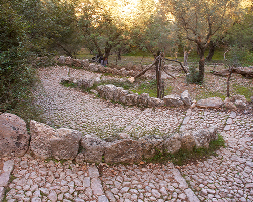 Dry stone